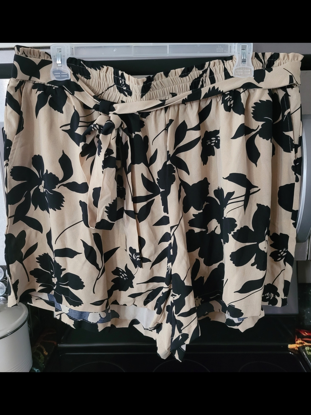 BloomChic Beige and Black Floral Tie-Waist Shorts